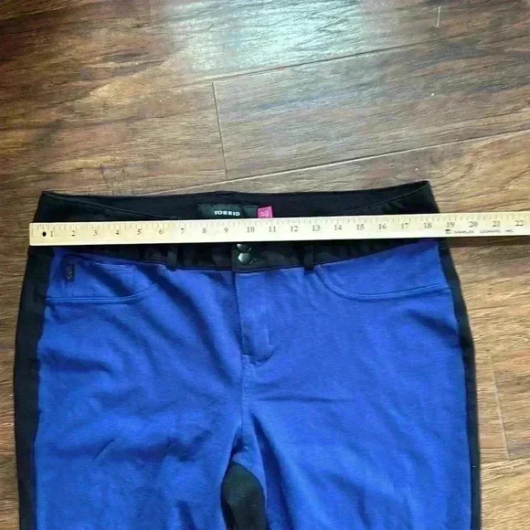 Torrid Plus size stretch skinny pants - Picture 2 of 9